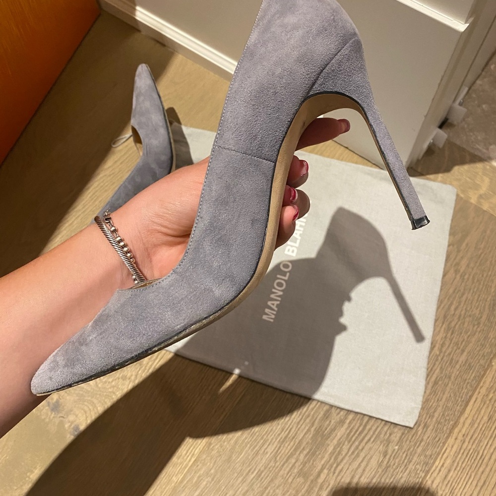Manolo Blahnik Gray Suede Pumps - Picture 13 of 15